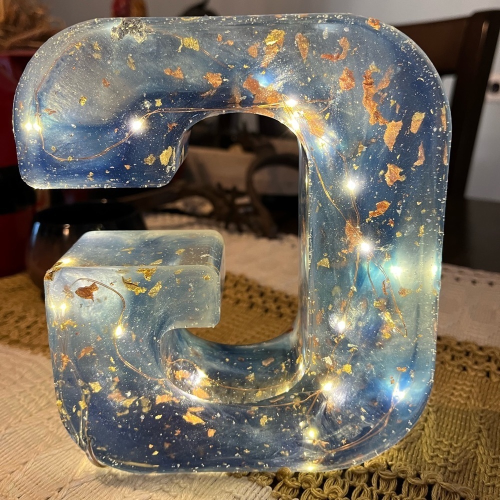 Custom resin letters - Picture 3 of 11